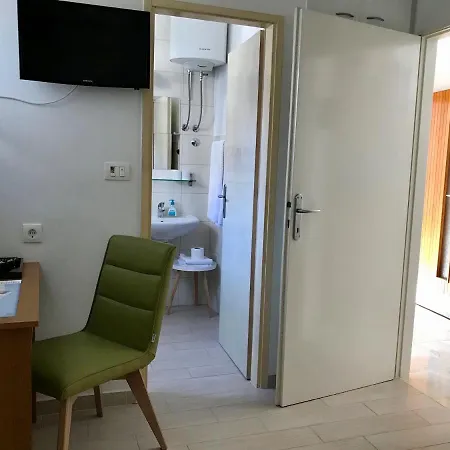 秘密花园旅馆 * 扎达尔