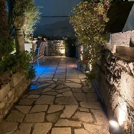 Konukevi Secret Garden Zadar