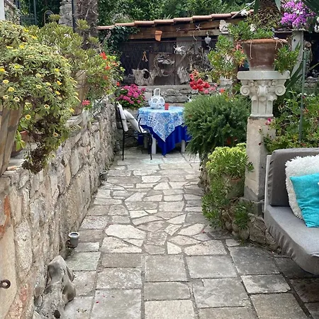 Guest house Secret Garden Zadar